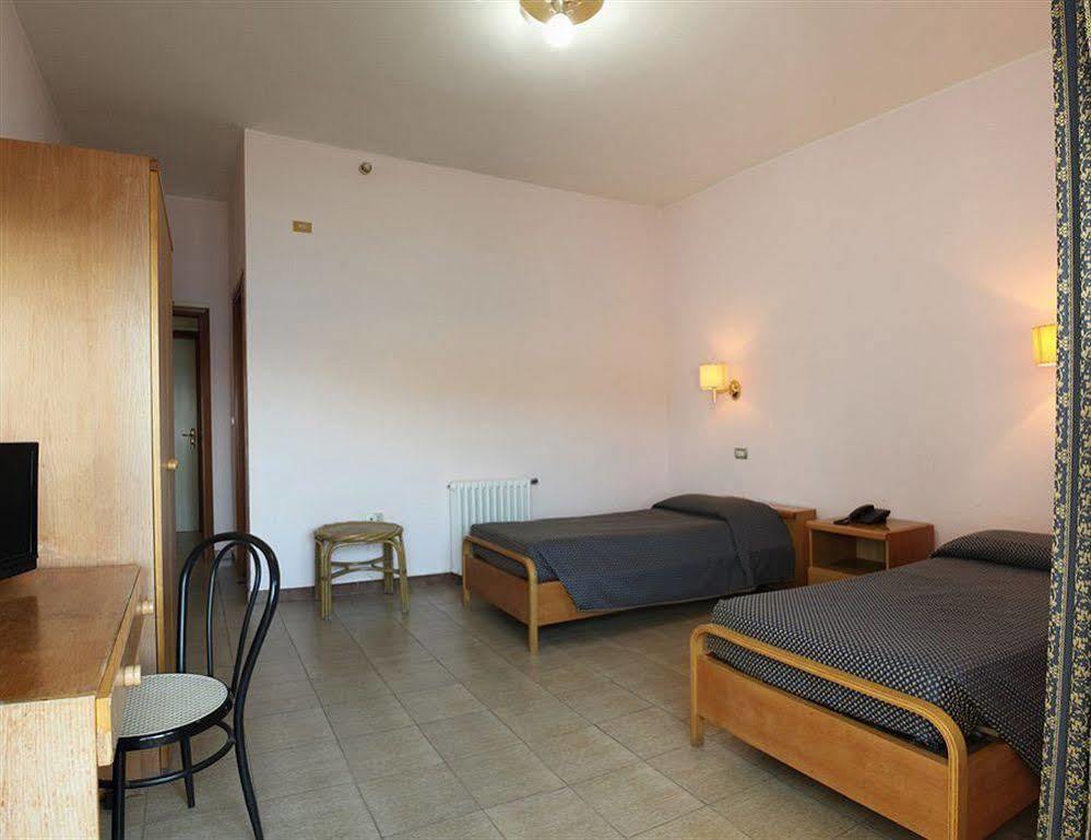 Hotel Calamosca Cagliari Bagian luar foto